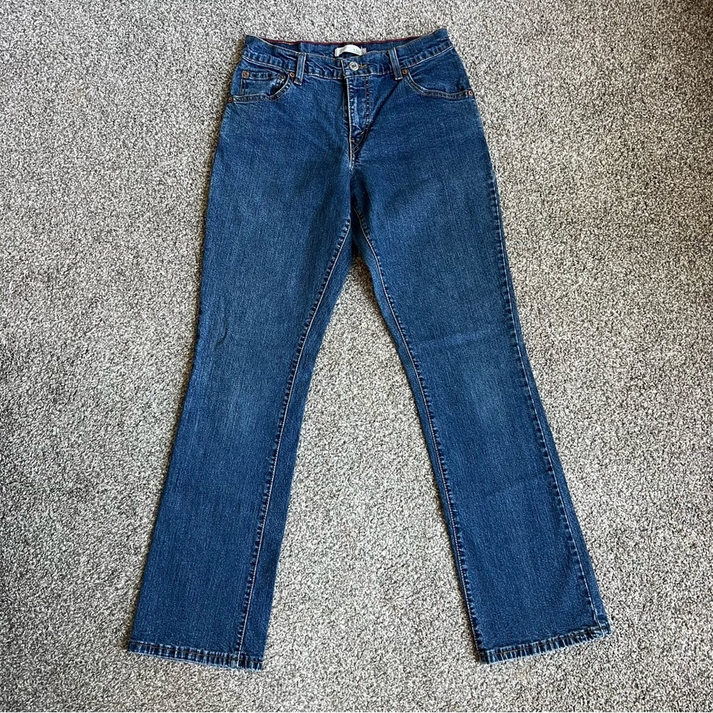 Vintage Levi’s 550 Medium Wash Relaxed Boot Cut‎ Jeans, Size 6